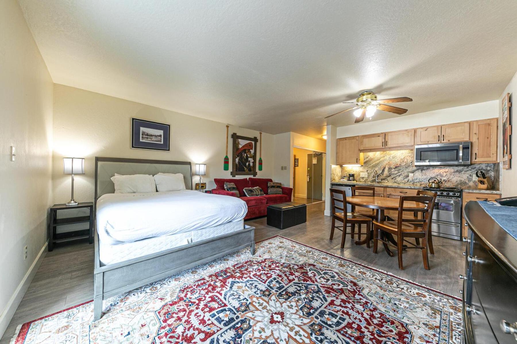 Charming Queen Studio Deluxe W/Balcony #233 At Donner Lake Village تروكي المظهر الخارجي الصورة