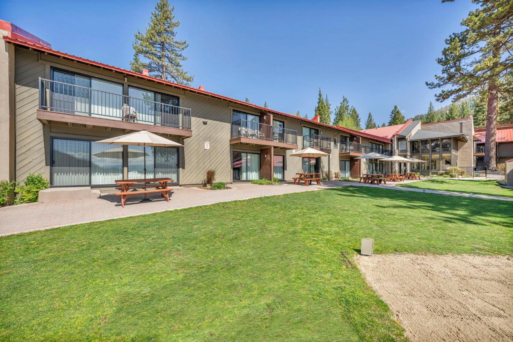 Charming Queen Studio Deluxe W/Balcony #233 At Donner Lake Village تروكي المظهر الخارجي الصورة